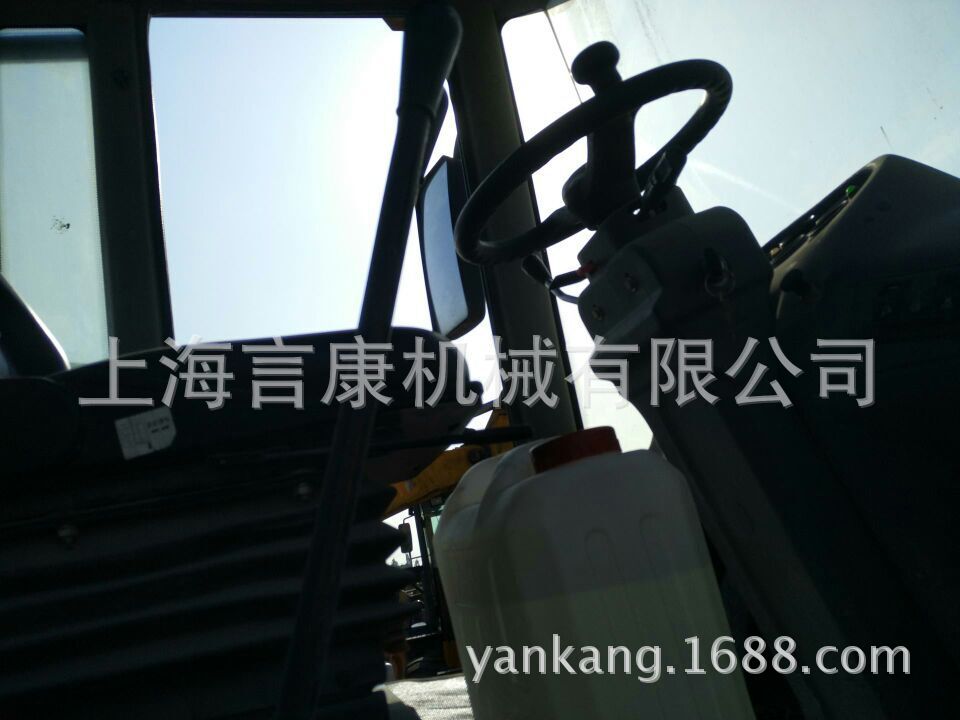 二手30铲车；龙工833B装载机，9成新看的见的车况