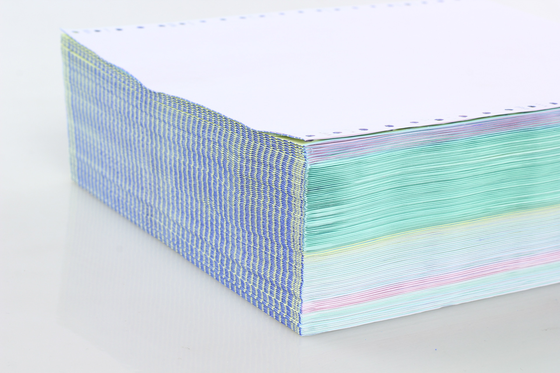 241*280三层针式电脑打印纸 连续电脑纸 送货单 出入库单厂家供应