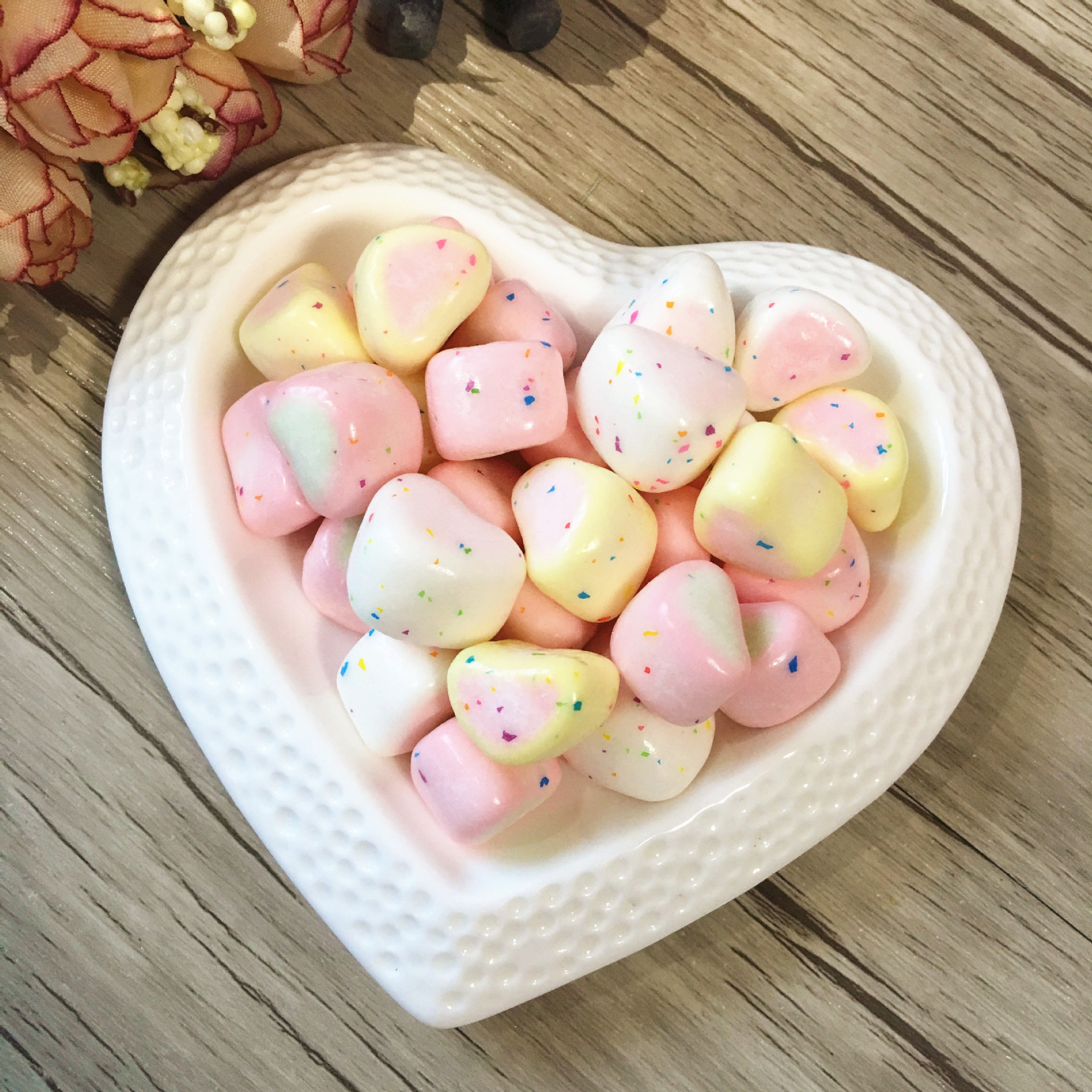 瓶装脆皮棉花糖 充气糖果现货供应多种口味棉花软糖 批发休闲零食