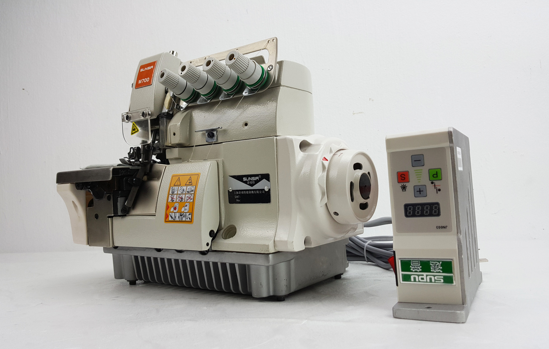 机适用于针织服装,内衣,t恤衫,丝绸,化纤的接头包缝,包 边等多种缝纫