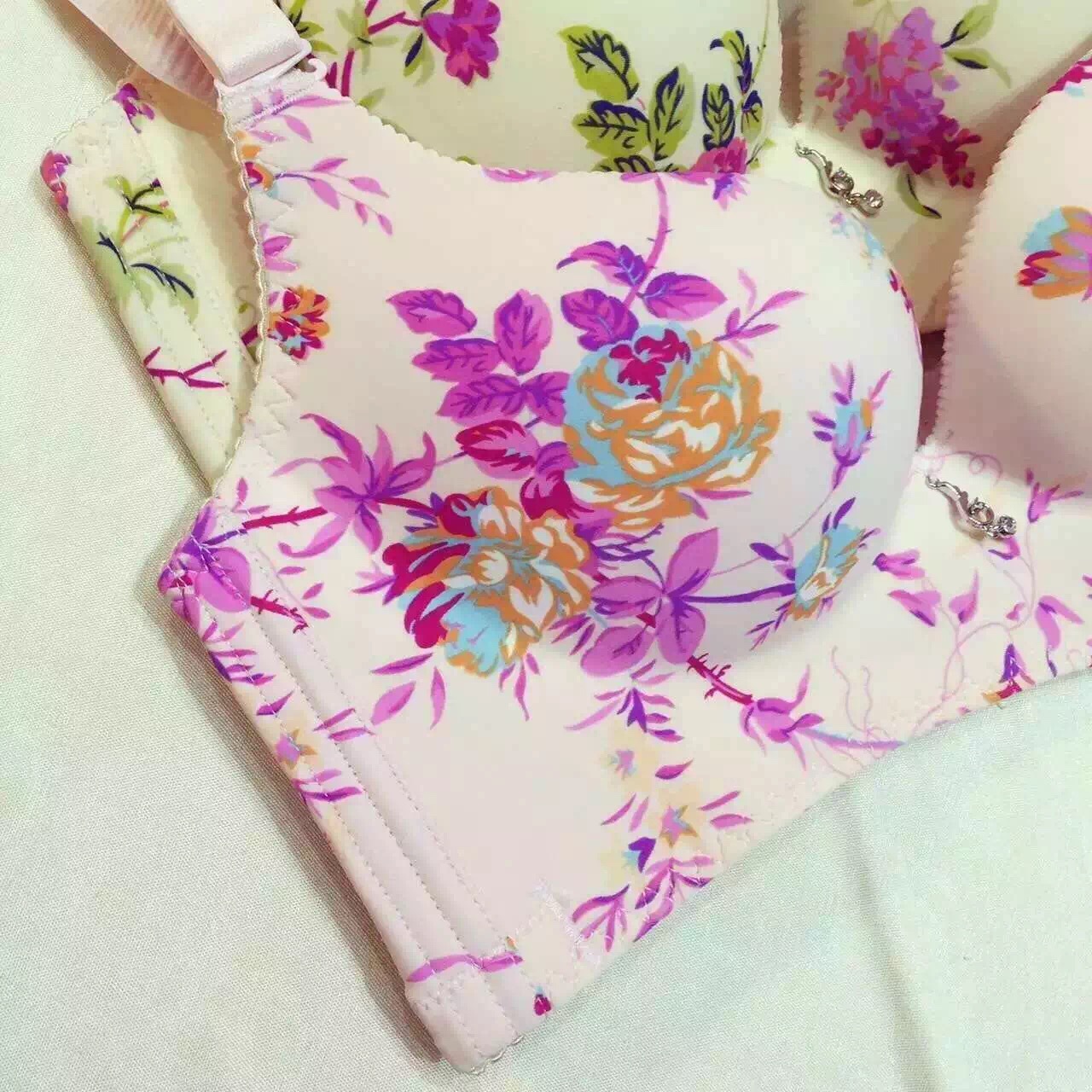 2016新款调整型文胸 花朵无痕无钢圈性感文胸 青年女聚拢型文胸