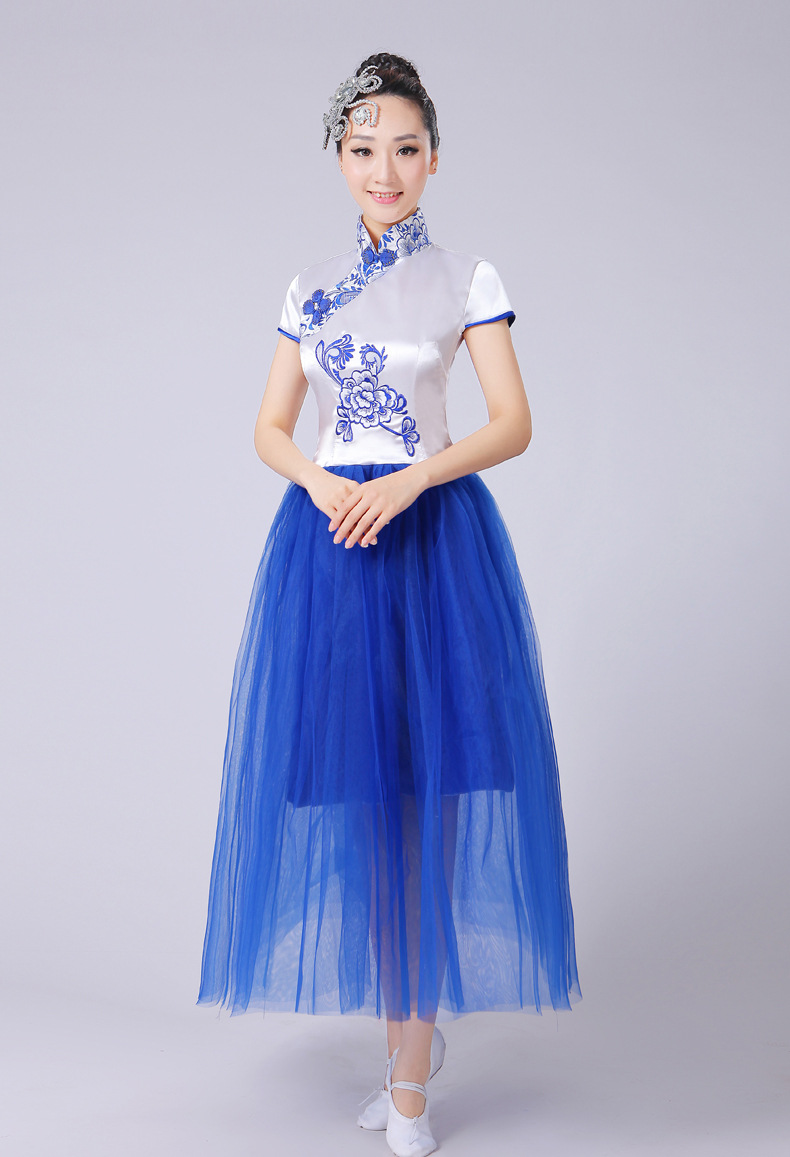 中国风青花瓷合唱服民乐古筝二胡成人演出服长款 古装舞蹈长裙女