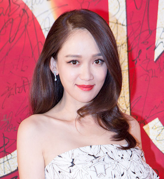 35 陈乔恩依旧童颜!减龄妆发值得学