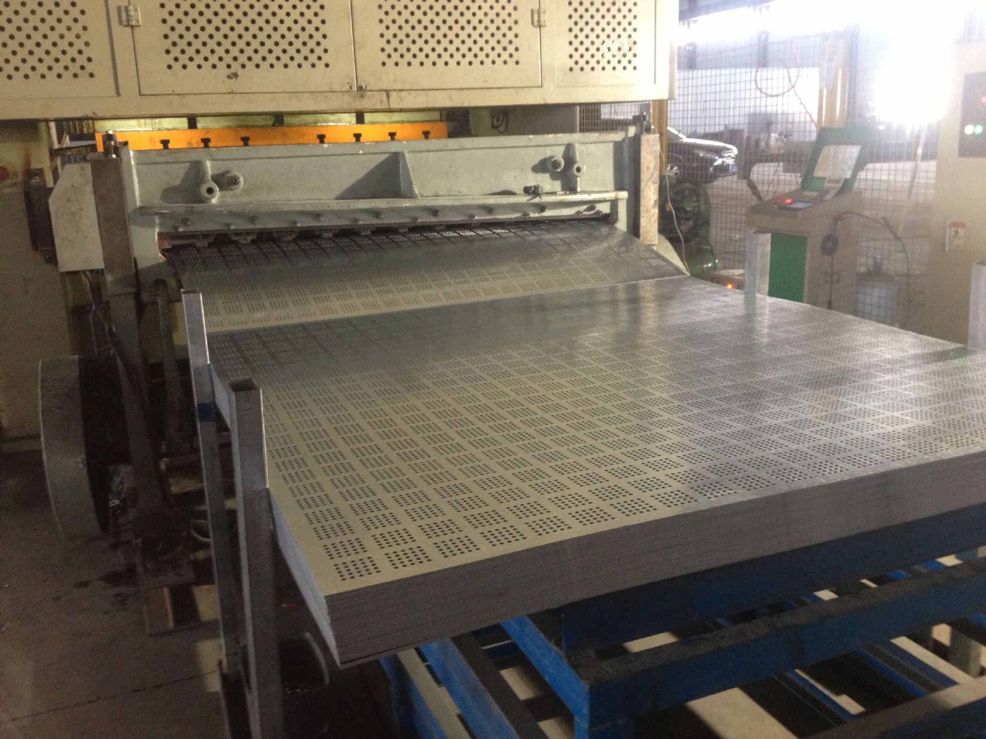 冲孔网冲孔板吸音板十年生产厂家全国三天到货样品免费