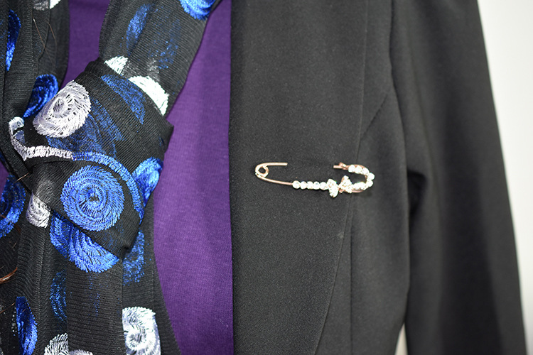 新款韩国水钻开衫毛衣大别针镶钻胸针韩版配饰女厂家直销批发