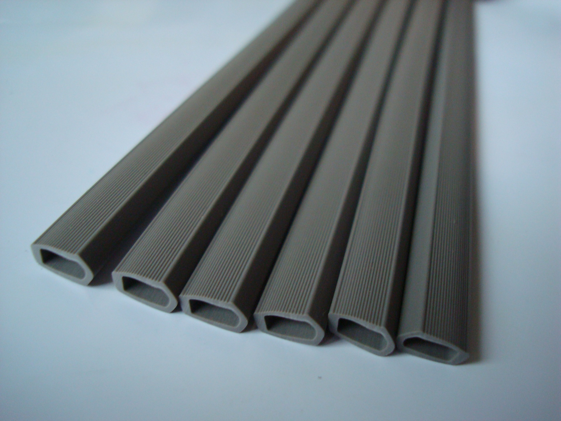 厂家供应 pvc绝缘软套管 耳挂头带 pvc软管 塑料软管异型材