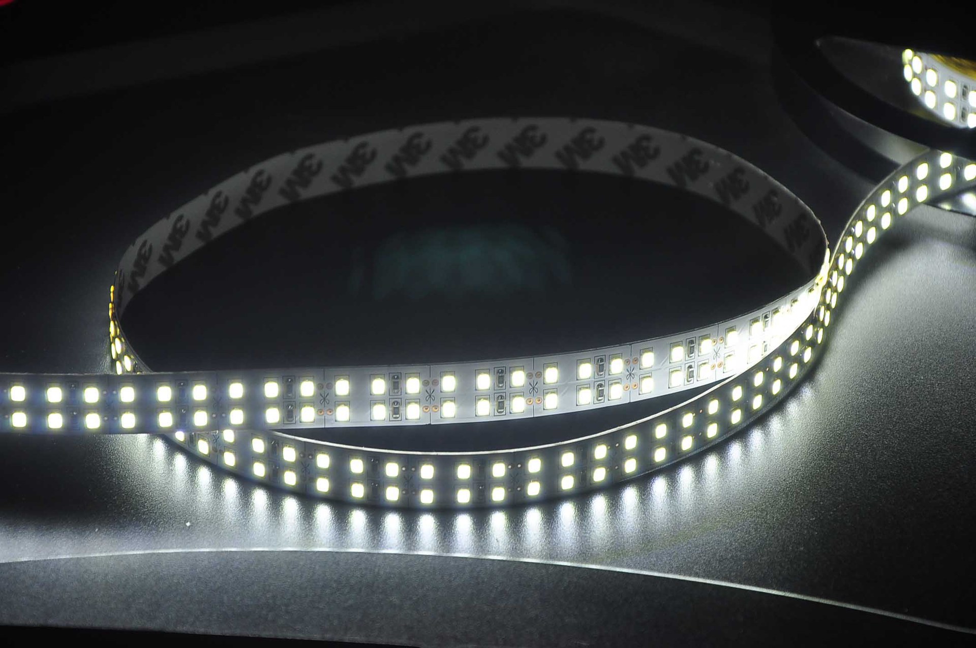 led灯带2835暖白240灯12v白色双面板双排15mmled软灯条厂家直销