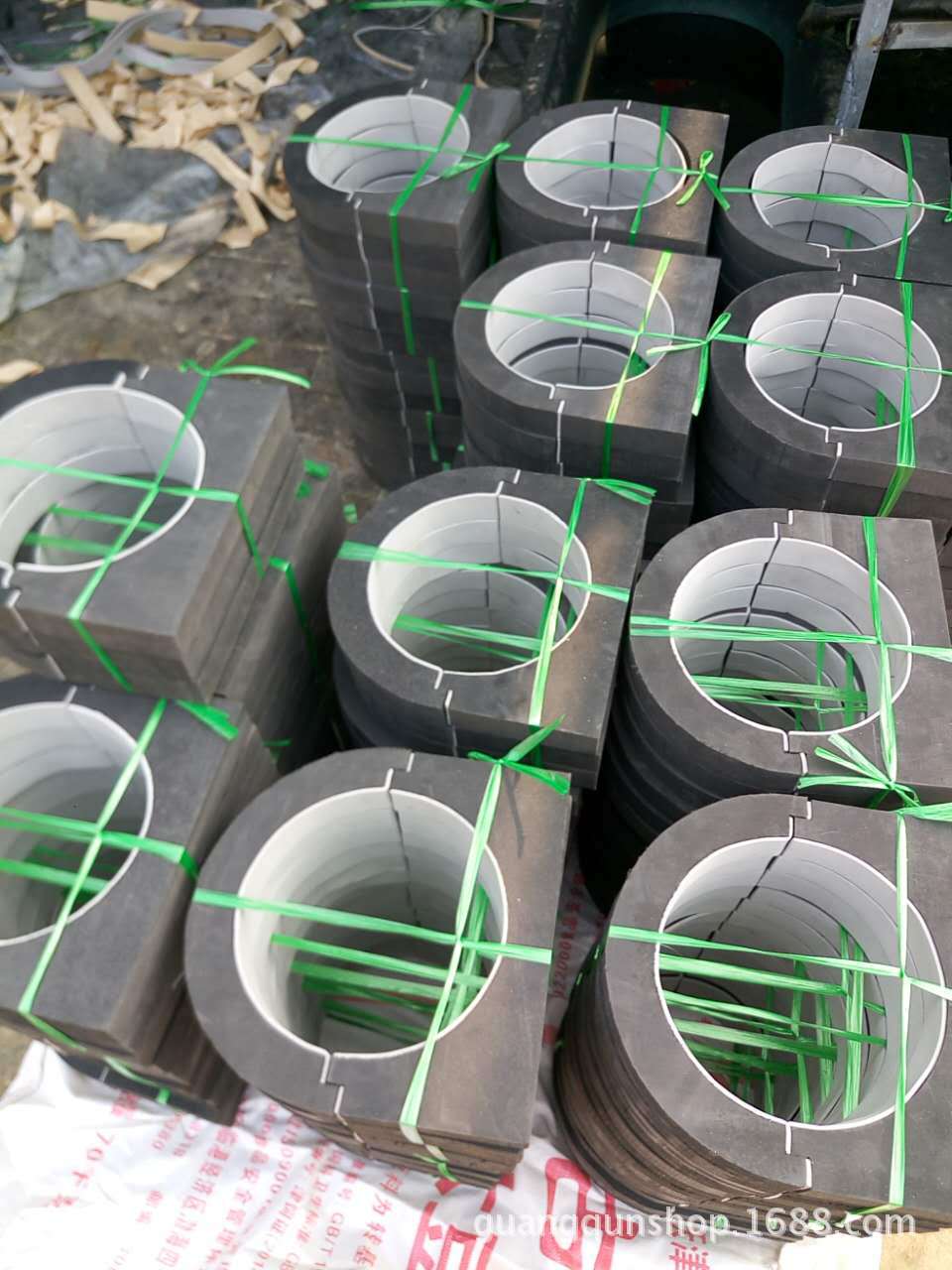 特价促销橡塑胶托 橡塑管托 黑色硬质托码 保温隔冷pe管托厂家