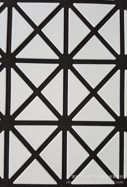 新款几何菱格三角片拼接化妆包46格pvc无牙齿印