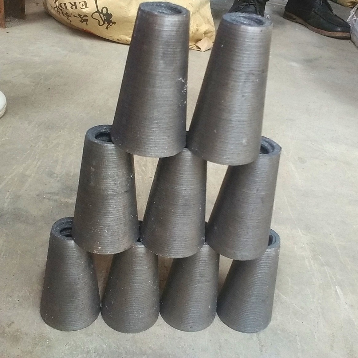 大量供应 梯形圆口锥体螺母,锥型母,铁锥