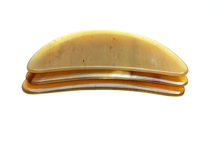 批发黄水牛角刮痧板 半月型刮痧片 牛角精品刮痧板按摩片适用全身