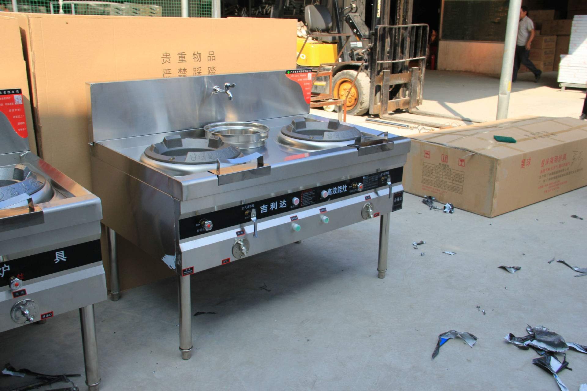 3m 1,实惠的价格,大型炉灶的一半价格; 2,首家发明专利不锈钢灶面坡度