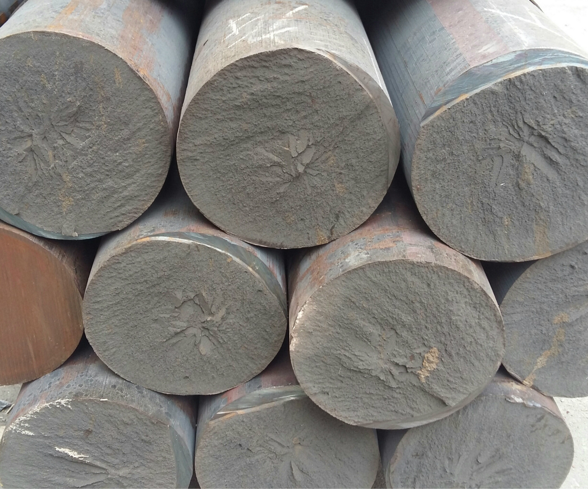 专业ht250铸铁棒料.铸铁棒材.铸铁型材.铸铁棒Φ18-Φ400