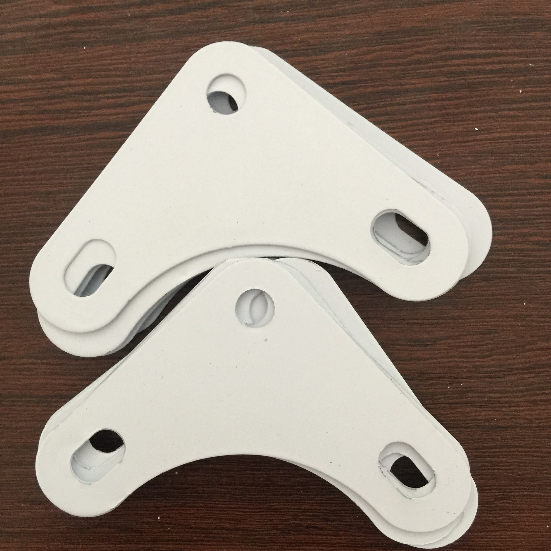 厂家供应 冲孔角钢货架专用三角片/角码 螺丝 万能角钢货架配件