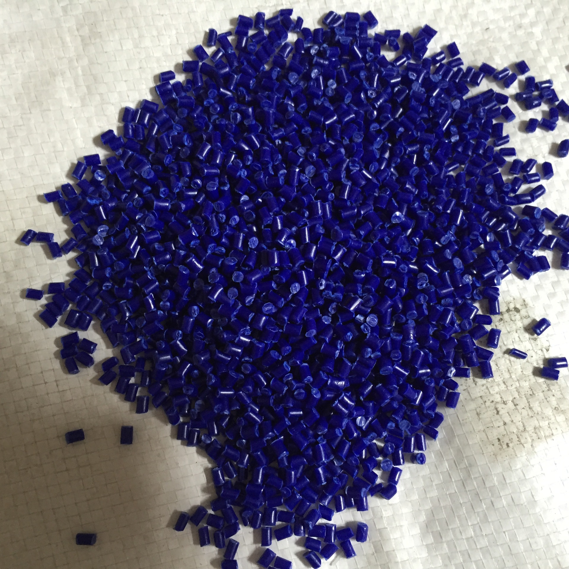 厂家直销蓝色pp聚丙工程聚丙再生颗粒