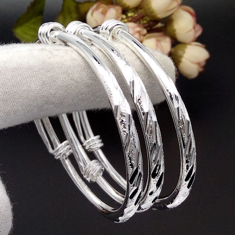 低价批发倒插银饰品流星雨圆杆推拉女士镀银手镯摆地摊货源