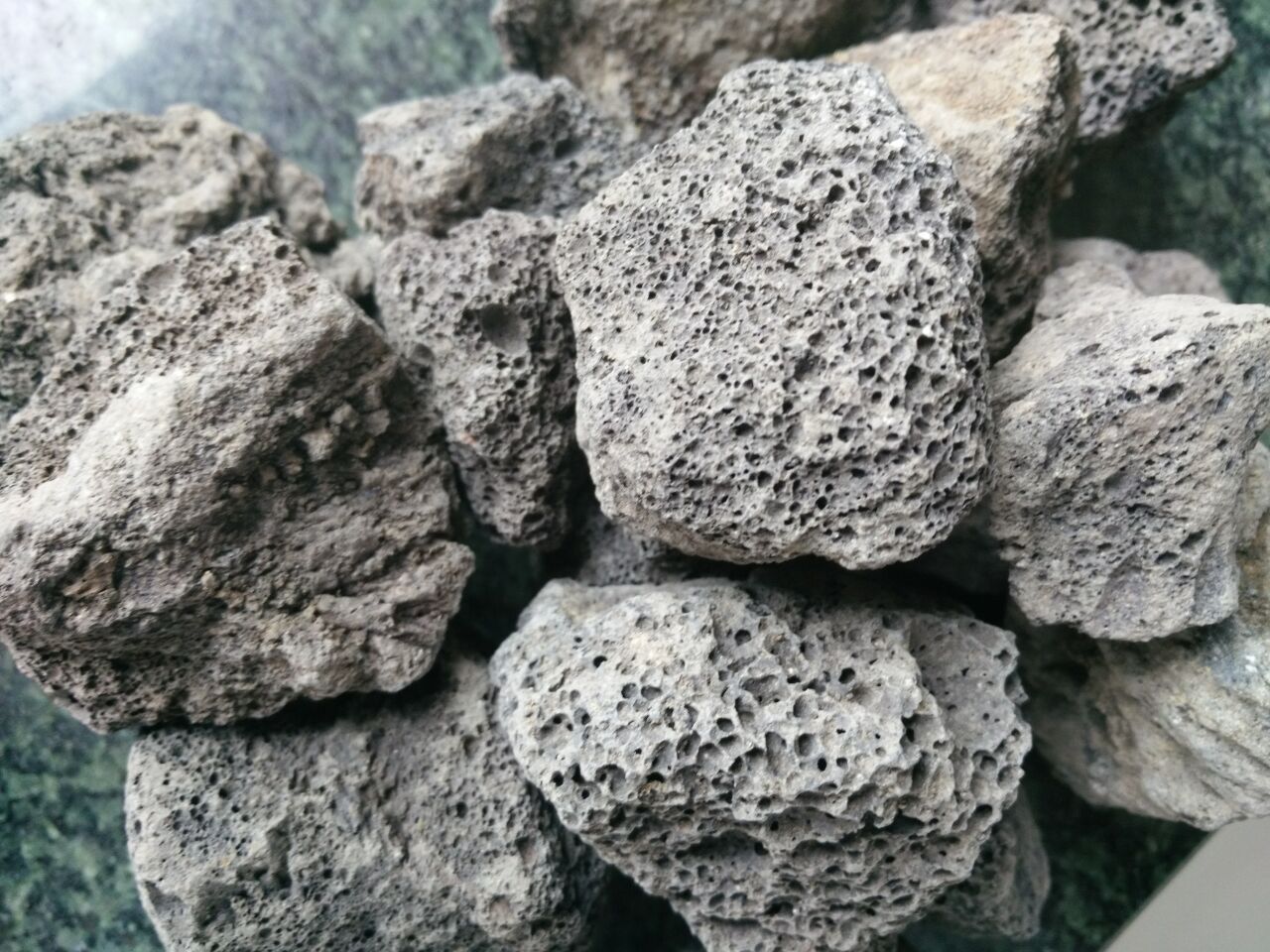 火山岩滤料 生物挂膜滤料 曝气生物滤料填料 人工湿地优质填料