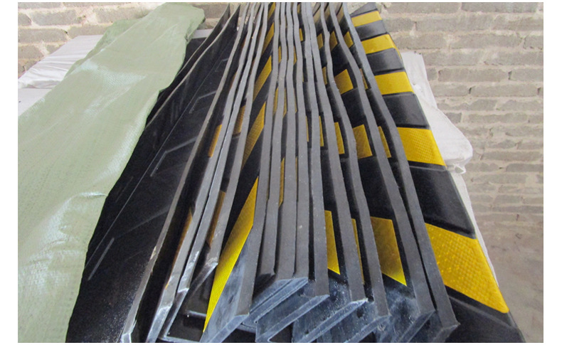 1米直角橡胶护墙角橡胶防撞护角地下车库交通设施批发路虎交通