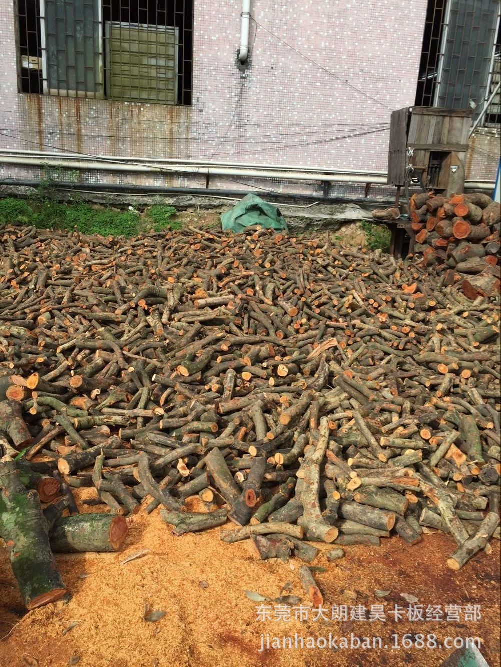 东莞纯荔枝木,烤鸡柴火,户外烧烤易燃荔枝柴,无烟圆木柴火