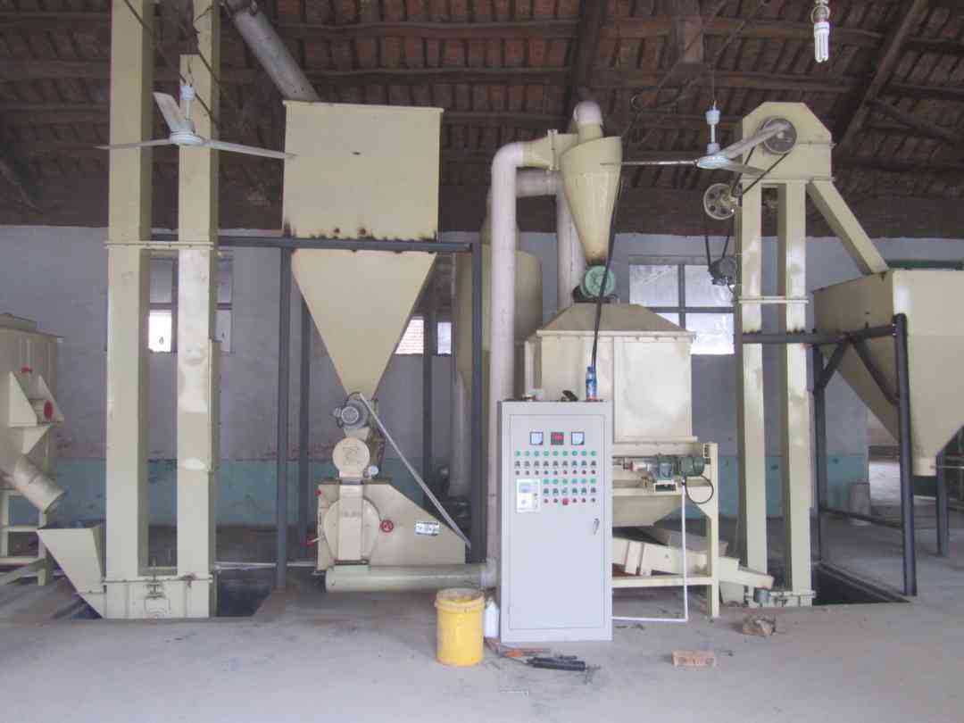 家禽饲料粉碎搅拌机组厂家直销粉碎搅拌一体机价格