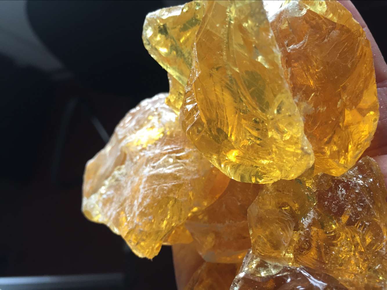 产品中心 →详情 2,性质和用途:松香是一种天然树脂,主要由各种树脂酸