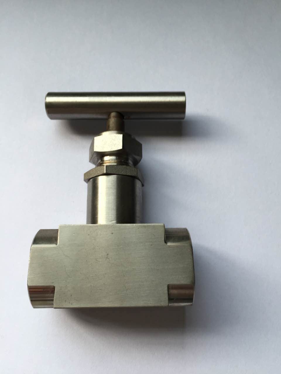 j13w-100p dn15 针型截止阀