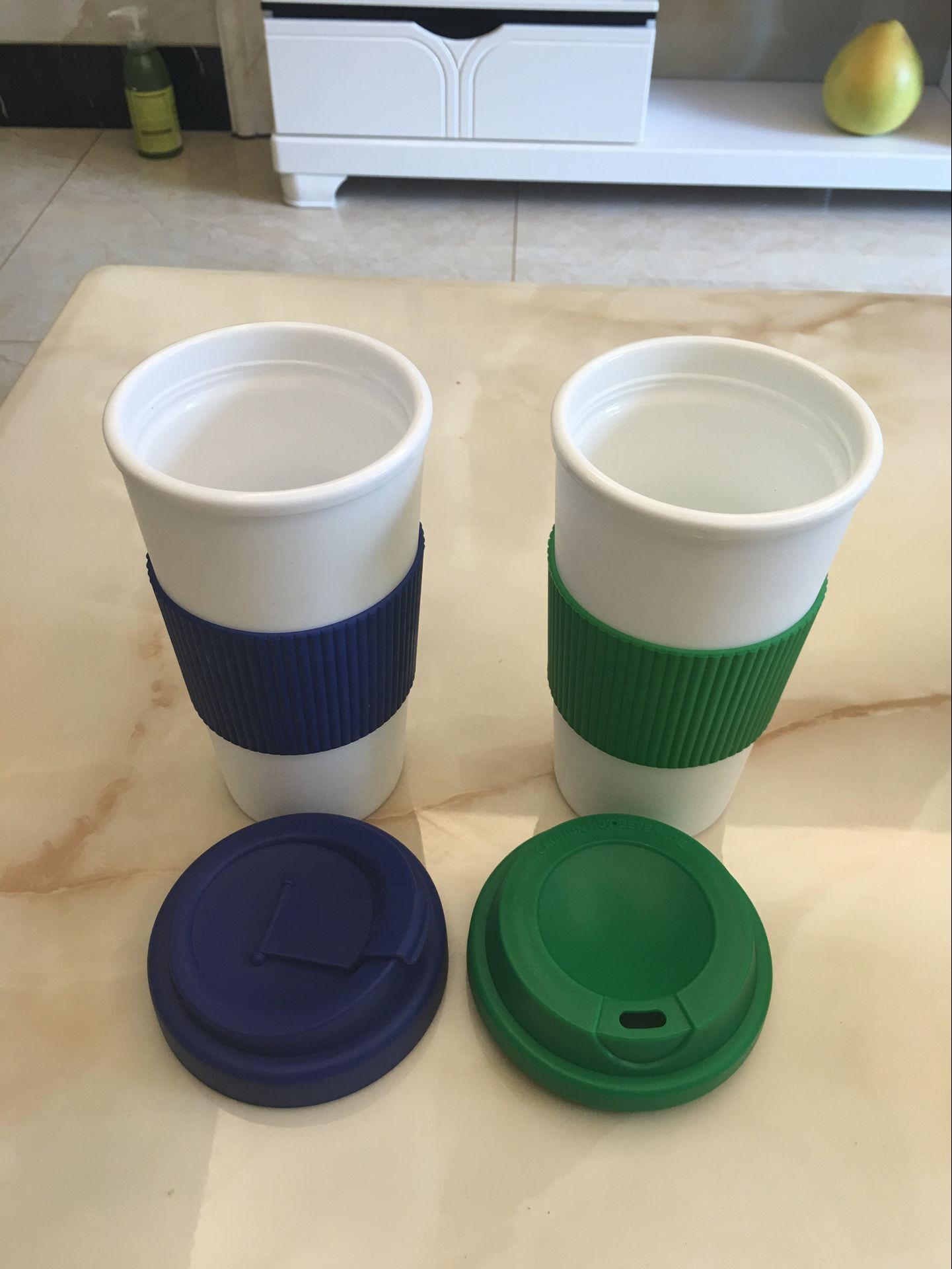 热卖双层塑料水杯 特价广告促销杯 汽车杯