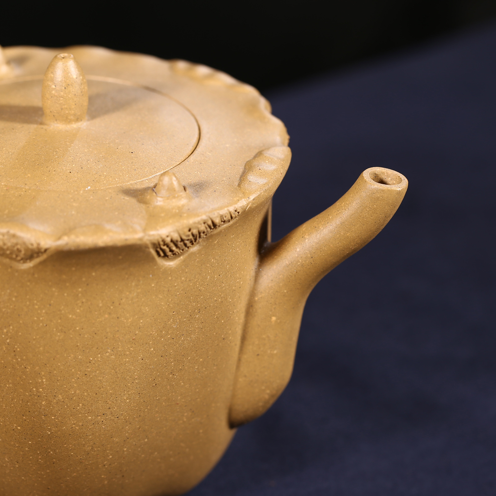 h2629 宜兴正品紫砂 段泥高莲子壶