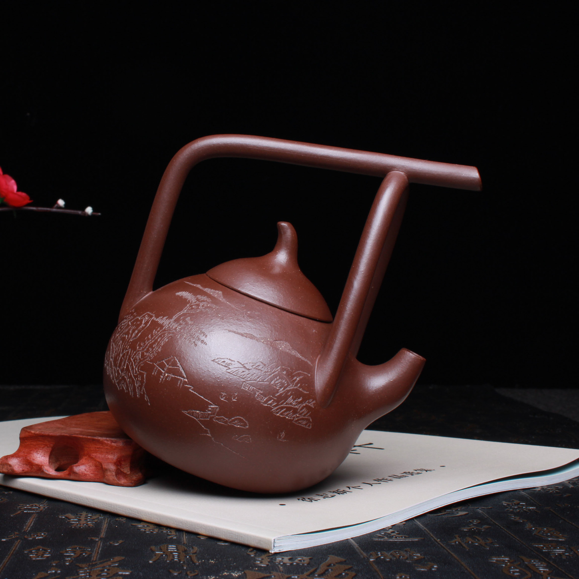 宜兴紫砂壶批发 正品陈宏林手工陶刻 东坡提梁茶壶 手持照证书