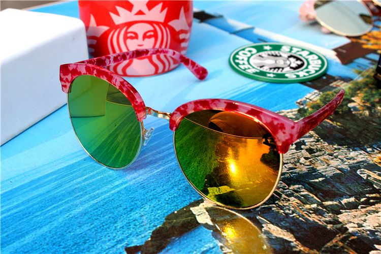 首页 眼镜 镜片类 近视透明片 >复古墨镜 超大半框v牌太阳镜 2016潮流