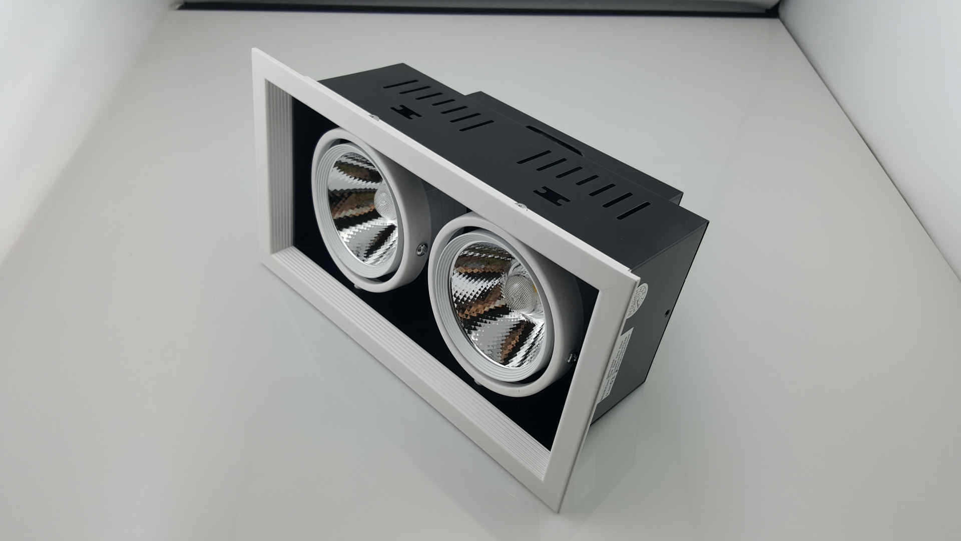 led豆胆灯cob格栅射灯单头双头三头5w12w20w30w40w商场服装店