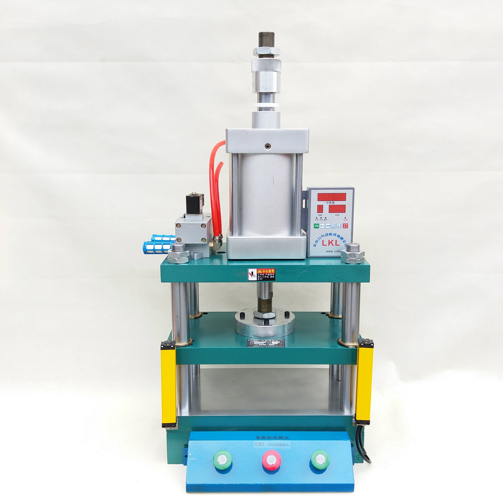 厂家直销气压冲床1.5吨压力机四柱非标定制机器冲床