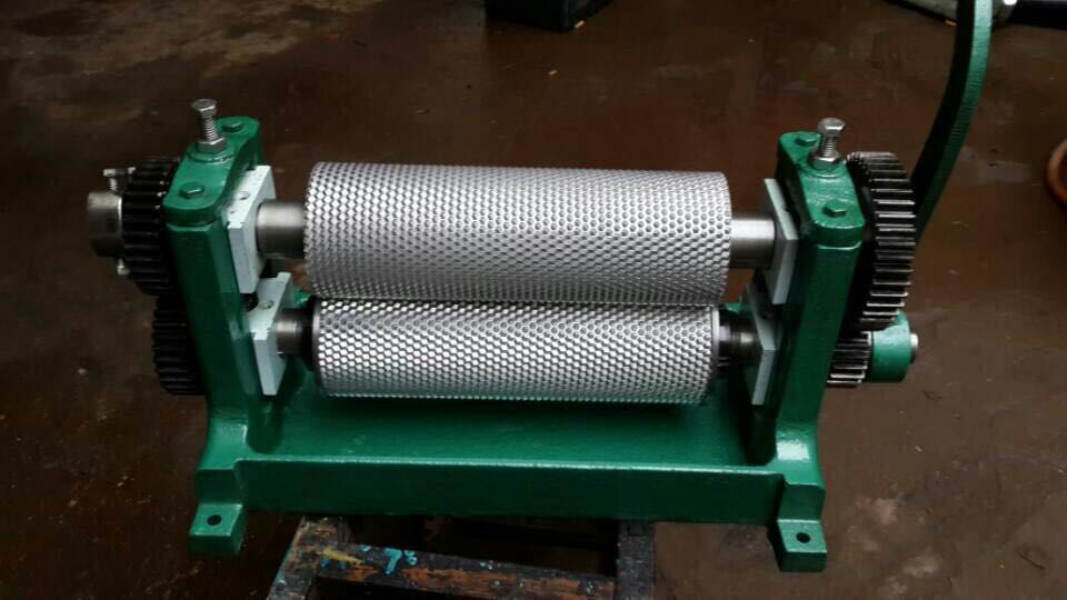 5宽巢础机 出口型电脑克制巢础机