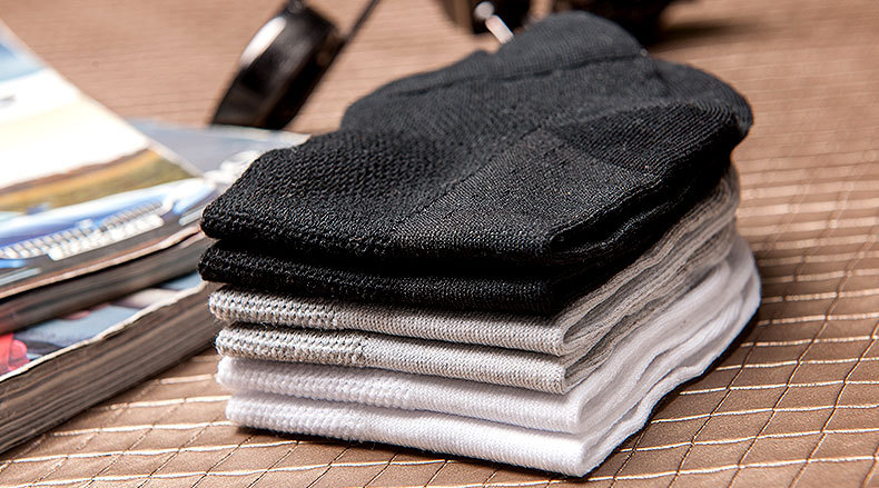 英加度厂家直销网眼棉袜子男士纯色夏季透气船袜防臭短男袜礼盒装