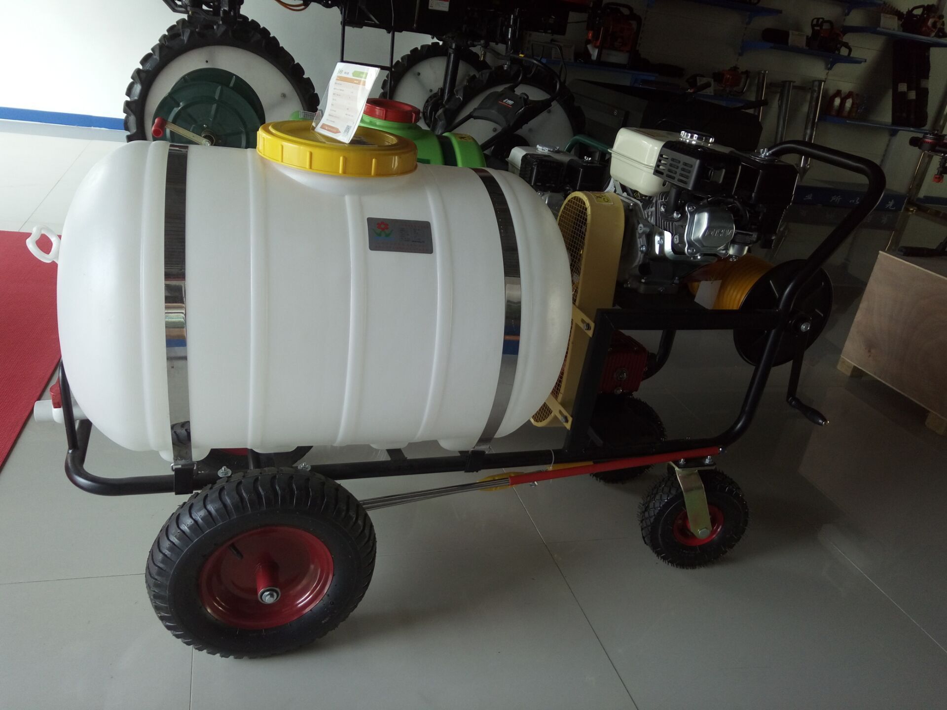 手推式农药机厂家优惠果园打农药机价格 手推式汽油打药杀虫机械 农药