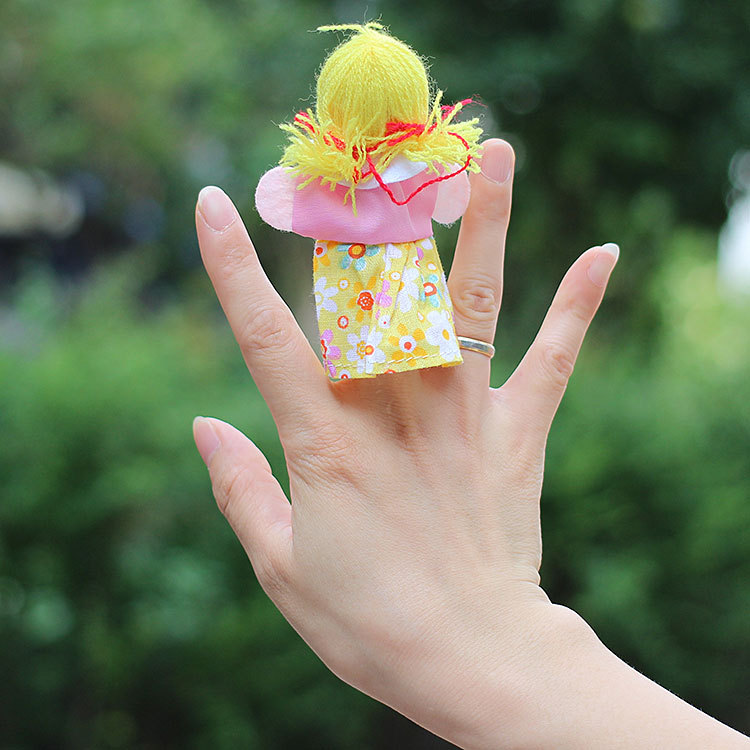 新款促销木制一家亲指偶小号手指玩偶讲故事爷爷奶奶男孩女孩玩具