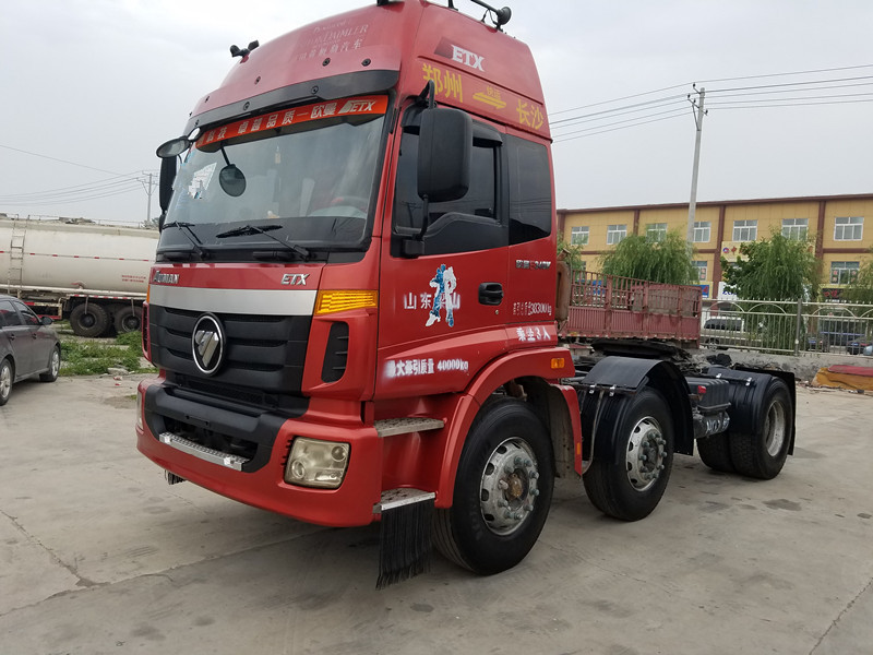 销售各种品牌牵引车二手欧曼双导牵引车低平板半挂车