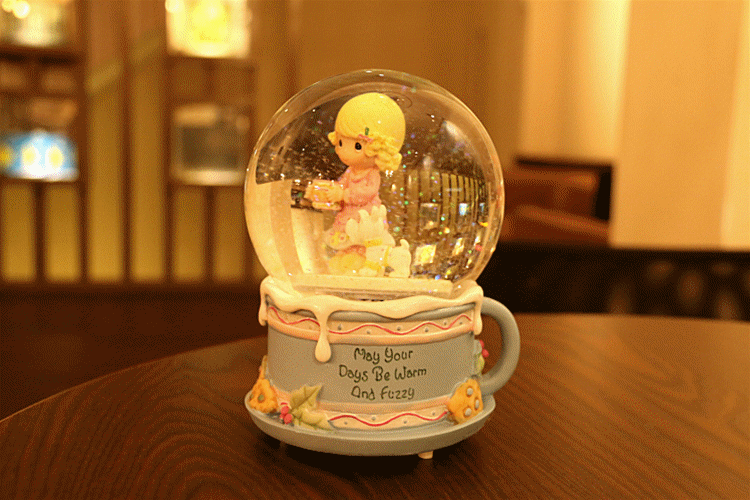 咖啡女孩公主水晶球音乐盒雪花水滴娃娃八音盒女生日礼物一件代.