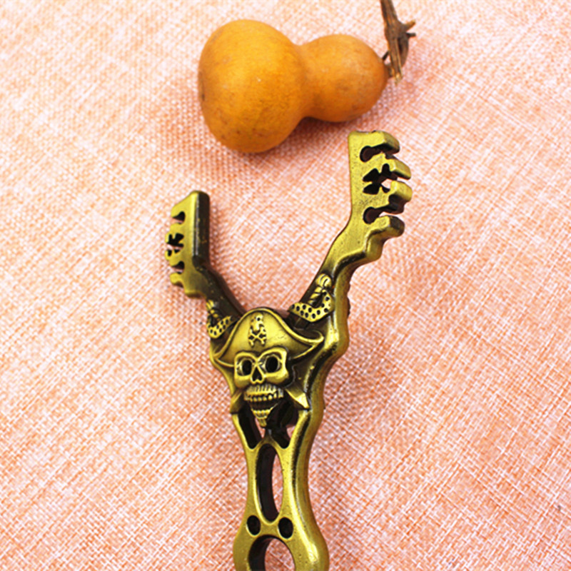 厂家直销大量批发户外运动 锌合金海贼王海盗 金属成人射击弹弓