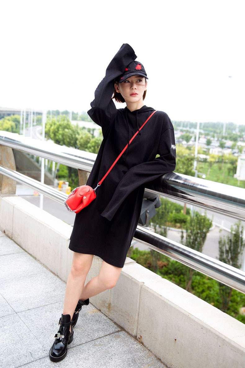 2016早春明星袁姗姗同款卫衣裙印字母宽