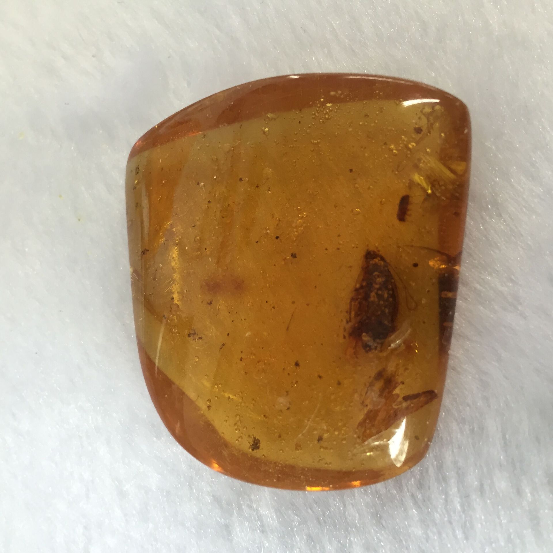 天然   材料来源 天然   摆挂形式 摆饰   材质 琥珀   类别 几何形状