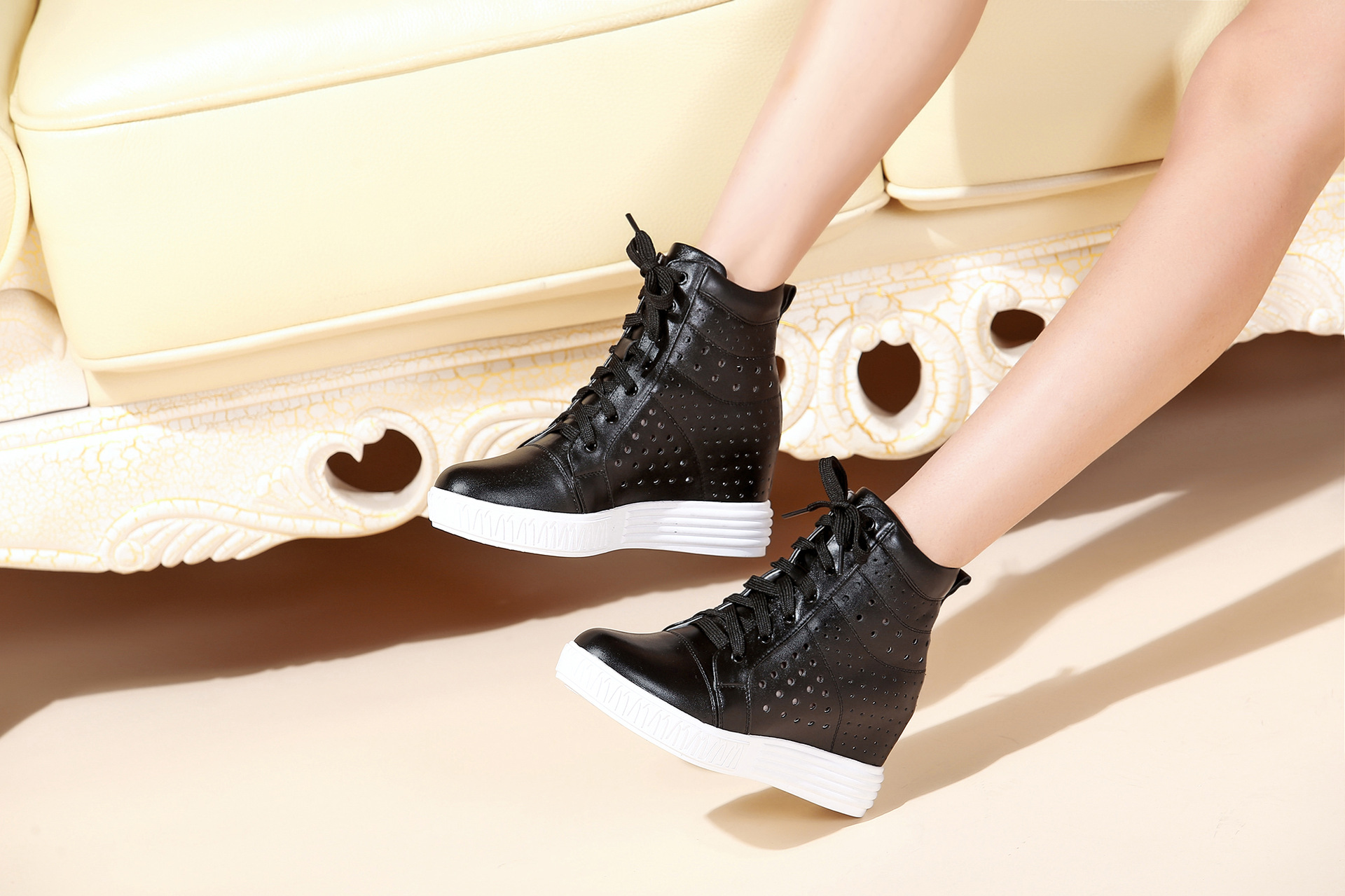 2016冬季新款女圆头中跟短筒靴鞋带女粗