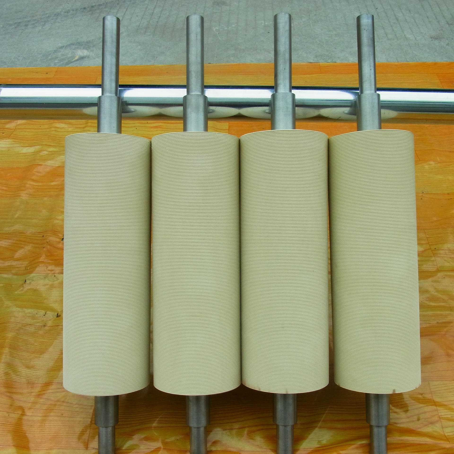 供应各种优质丁腈胶辊 天然胶辊 三元乙丙 pu胶辊 海帕隆胶辊