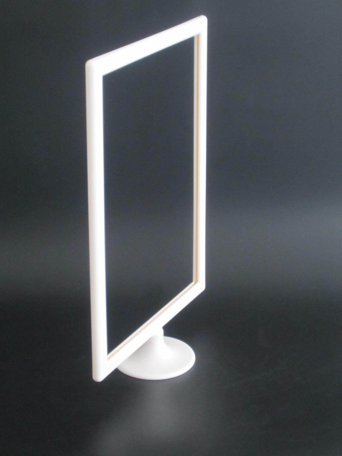 厂家长期供应桌面立牌广告桌面纸立牌质量好可定做