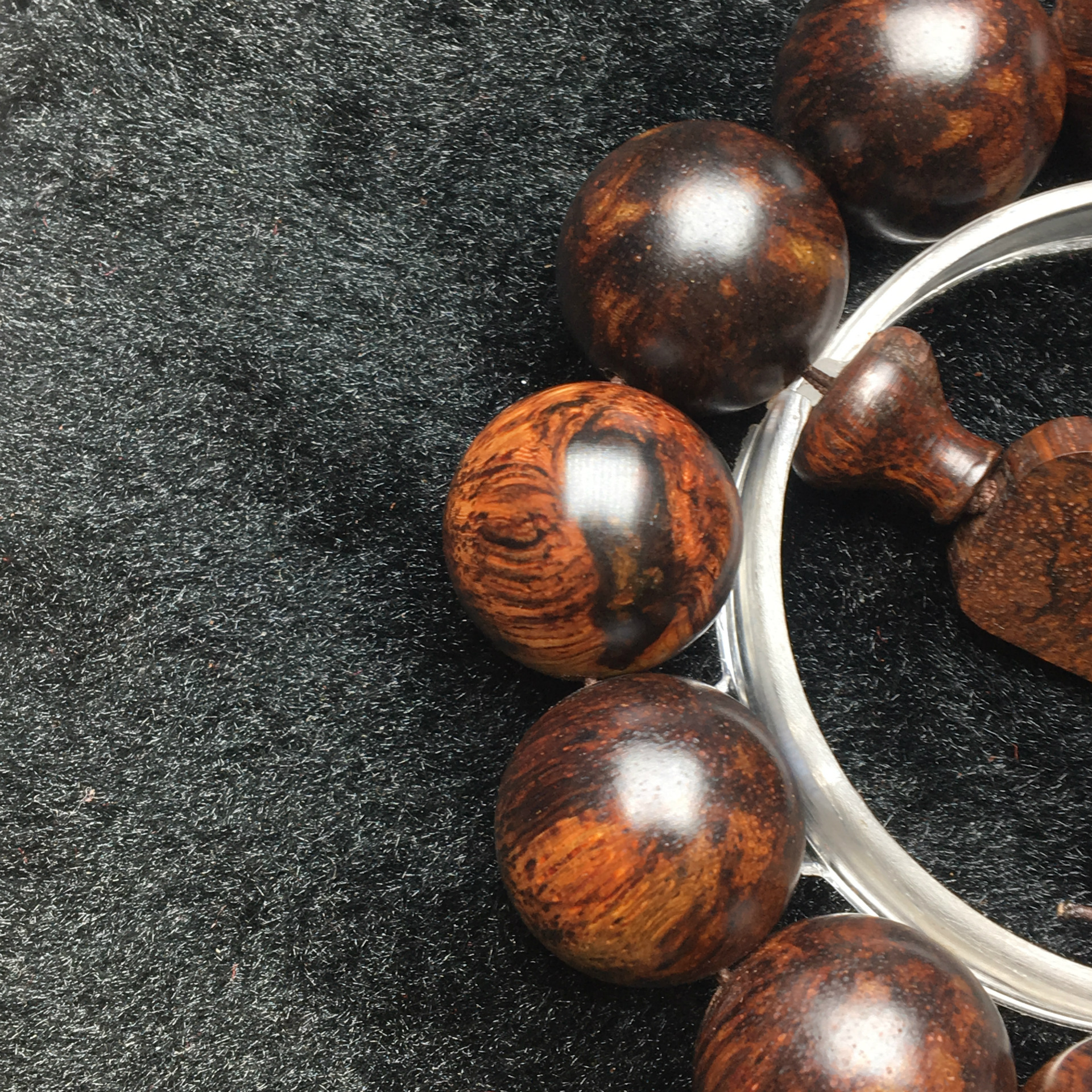 12月6日 老挝黄花梨 藤香木手串 微商专区 一物一拍 支持转图