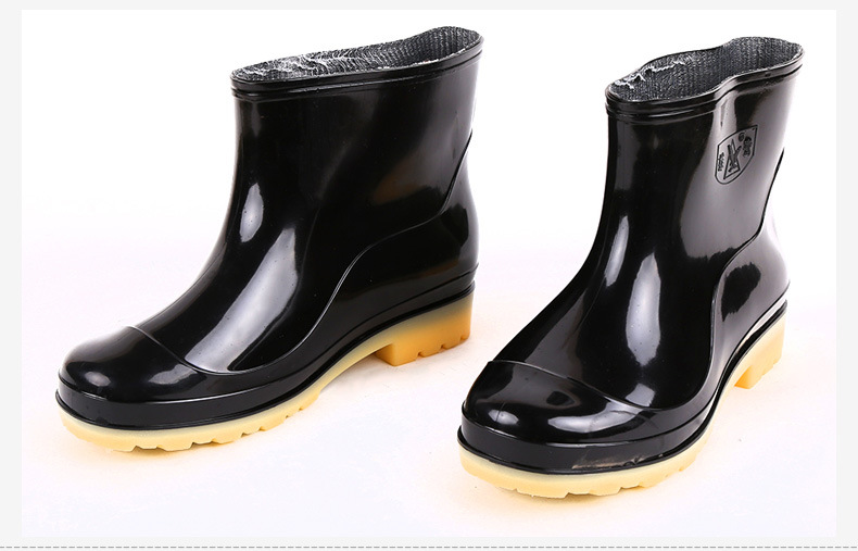 临沂商城康顺鞋业商行是外贸童雨靴,时尚女靴,工矿三防靴,插秧靴,下水