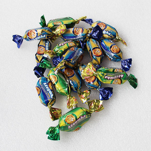 俄罗斯蓝狮子果冻果酱夹心巧克力糖果喜糖草莓果酱巧克力味进口糖