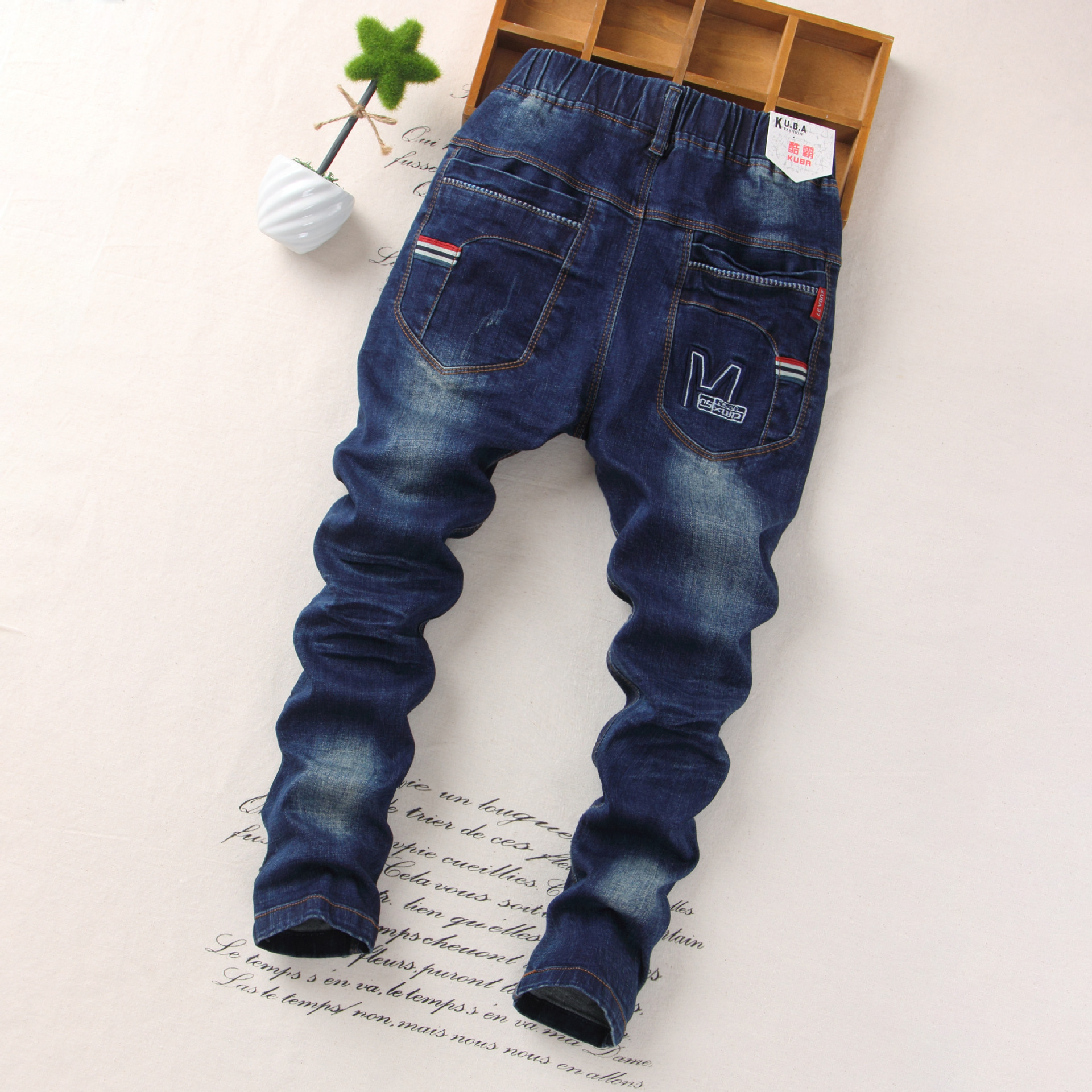 2016年新款中大童时尚修身韩版绣花男童裤厂家直销一手货源