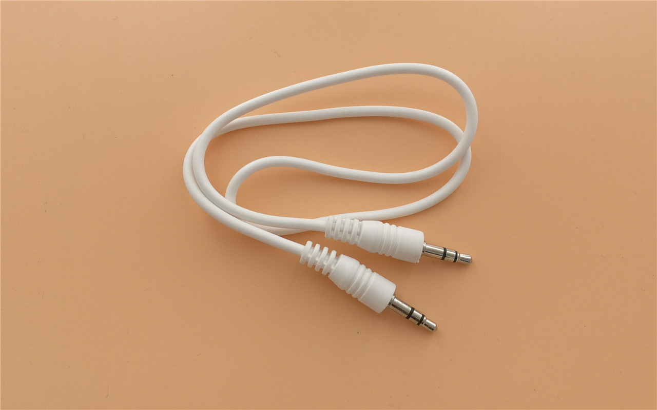 厂家直销白色50cm音频线 3.5mm公对公 aux对录线 3.5对3.5对录线