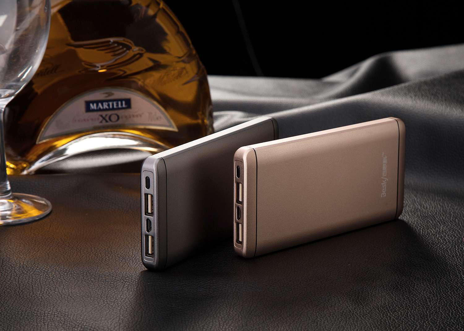 博能k10手机聚合物移动电源 11000毫安时尚 大容量充电宝批发